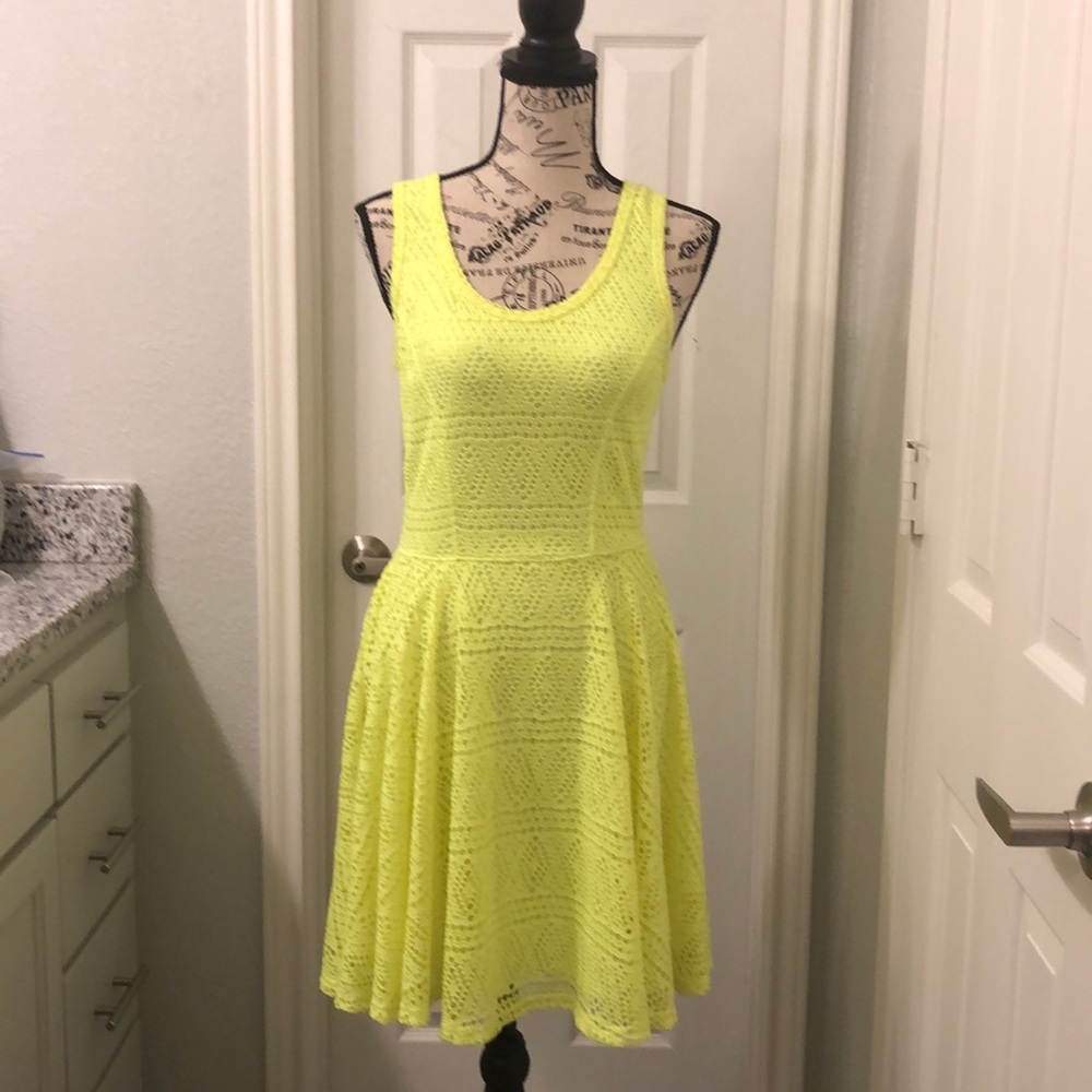 Pretty Yellow Express Dress